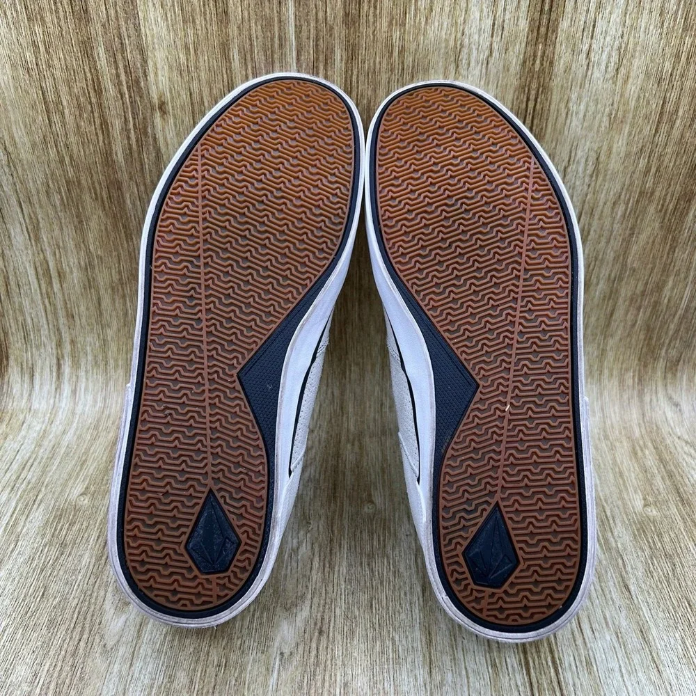 Volcom Steelo Skate Shoes Men's Size 10 Light Grey Suede Low Top V4011550 BNE